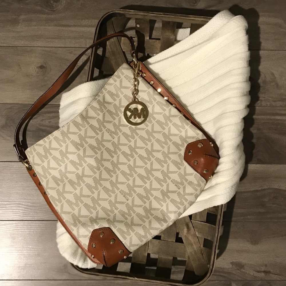 Micheal Kors Purse